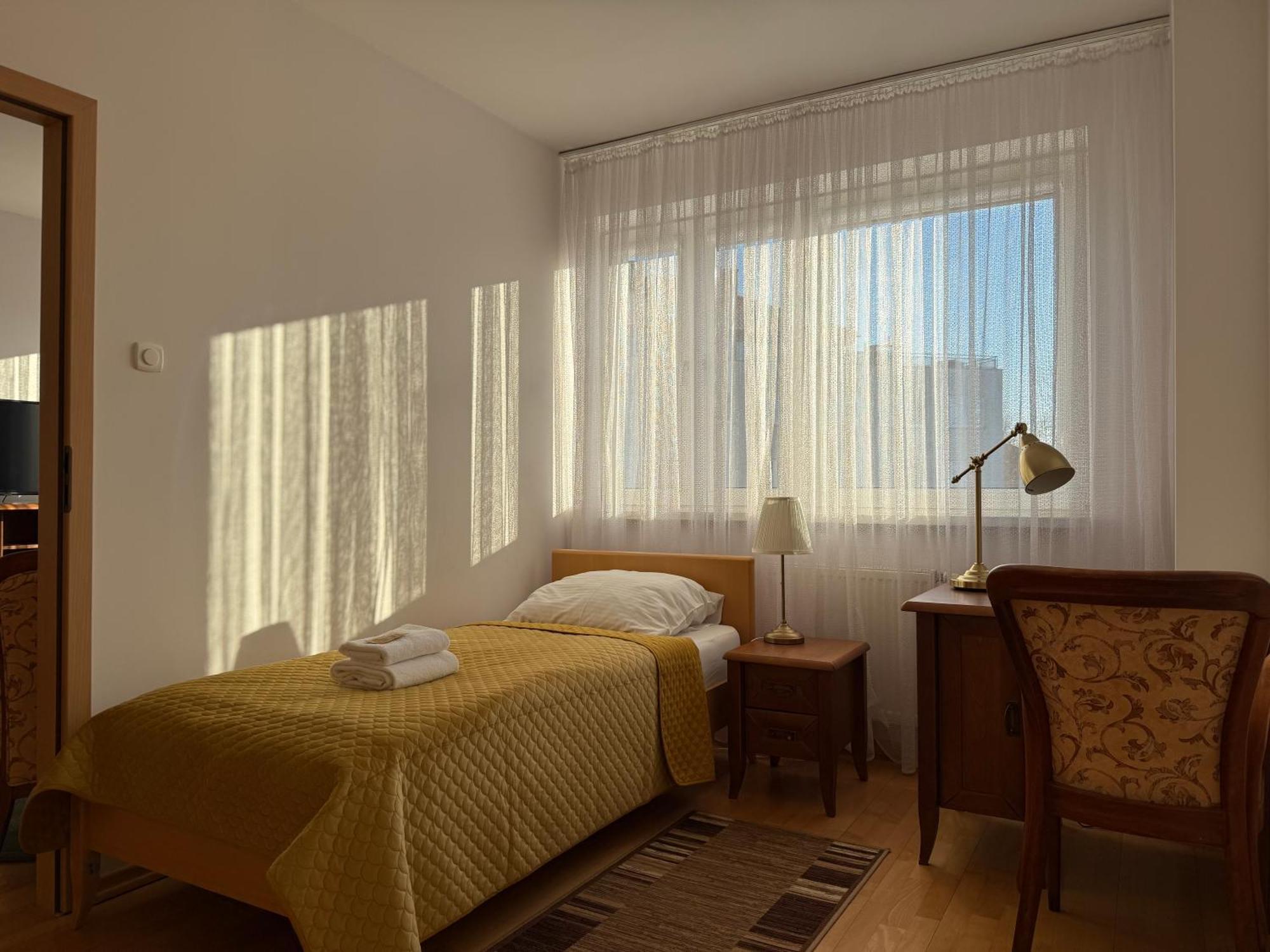 Uniwersytecki Hotel 2*